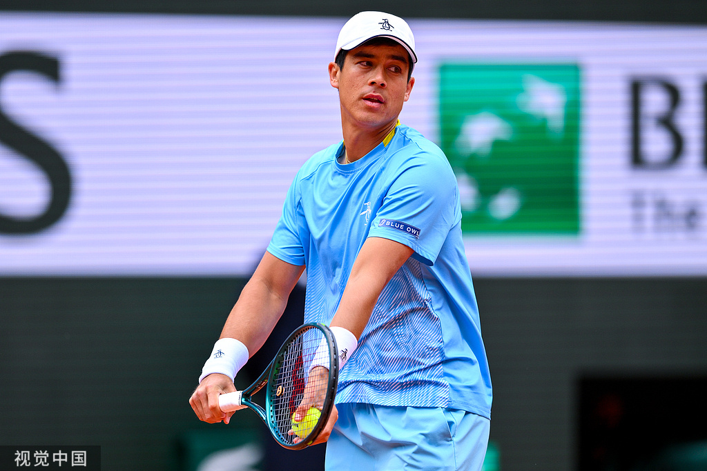 关于日本网球队横扫英国网球队,德约科维奇完成帽子戏法的信息 关于日本网球队横扫英国网球队,德约科维奇完成帽子戏法的信息