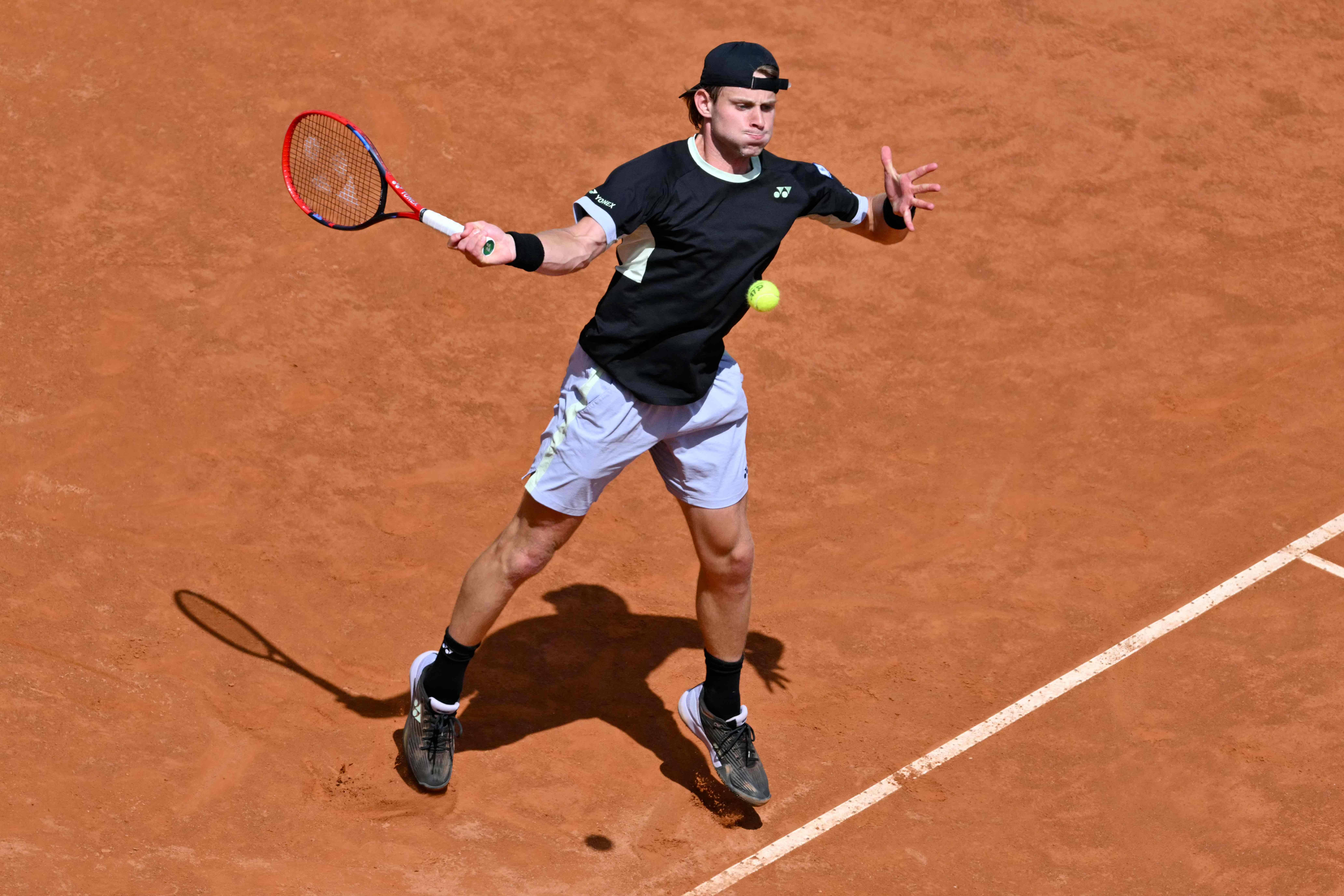 欧洲网球队碾压西班牙网球队，纳达尔绝境逆转