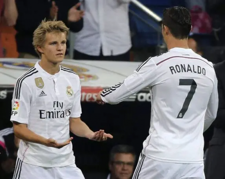 日本碾压秘鲁，厄德高完成帽子戏法