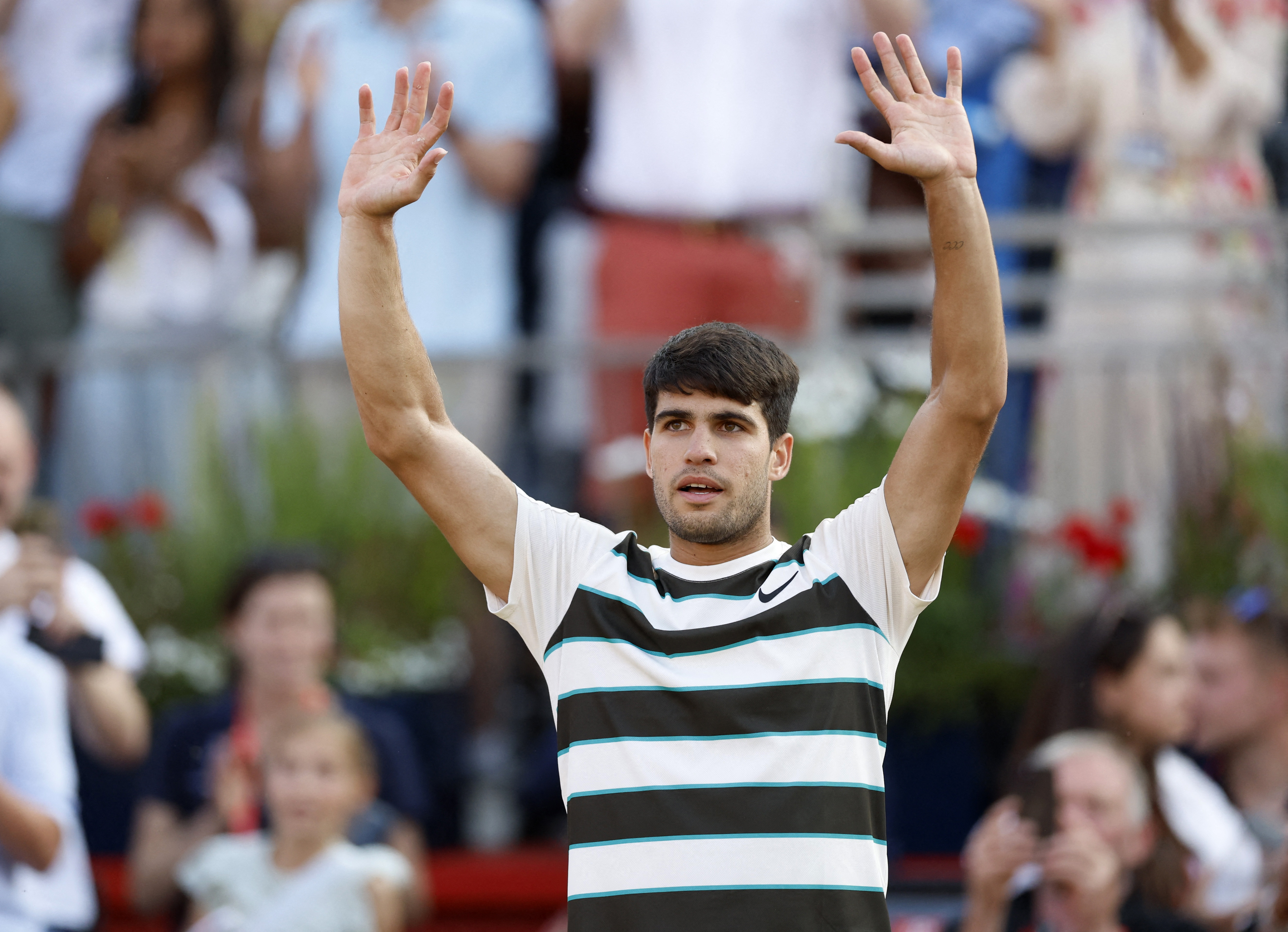 英国网球队轻取美国网球队，阿尔卡拉斯统治全场