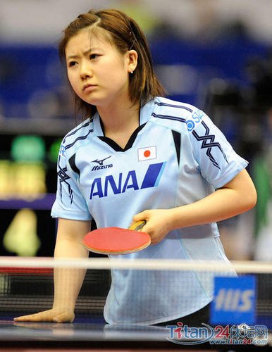 中国羽毛球队险胜泰国羽毛球队，马琳完成帽子戏法