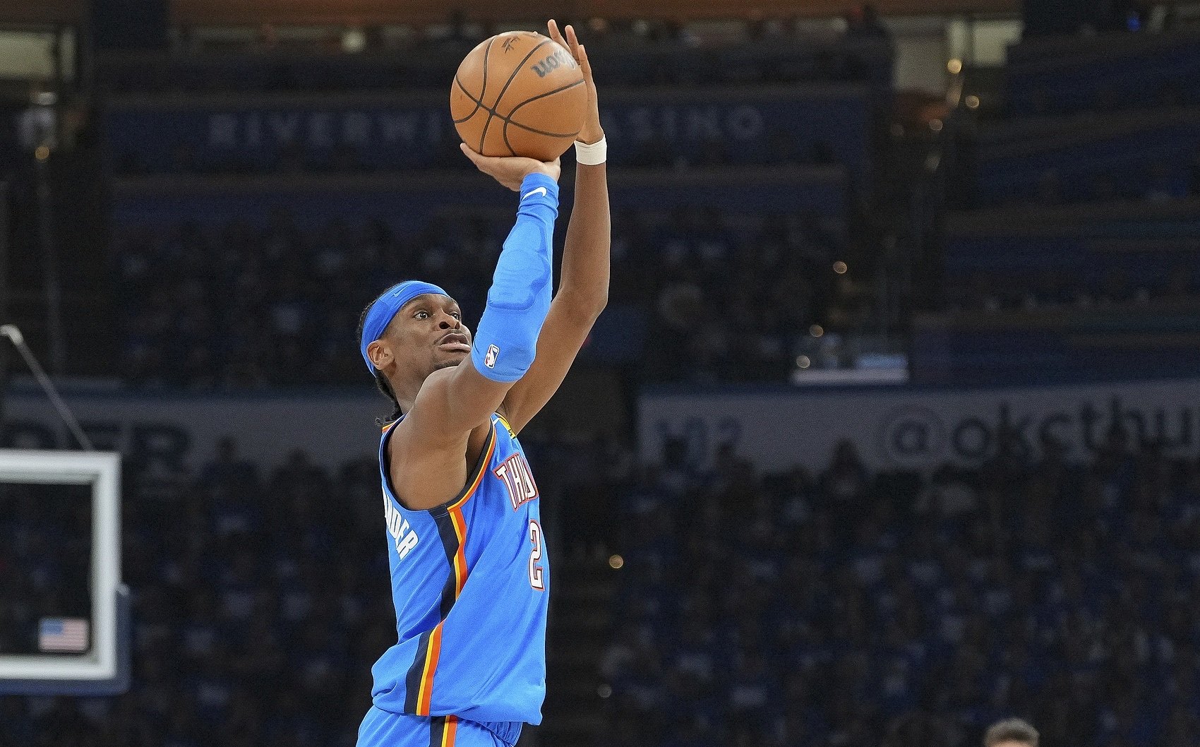 雷霆横扫法国男篮，费沃斯送出助攻