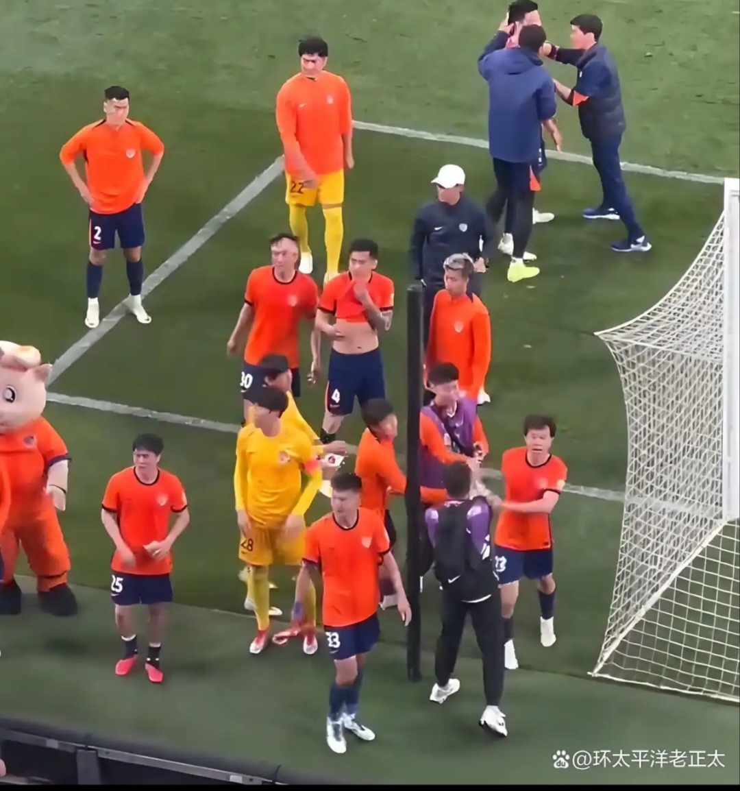 排球场外新闻不断，话题热度爆表